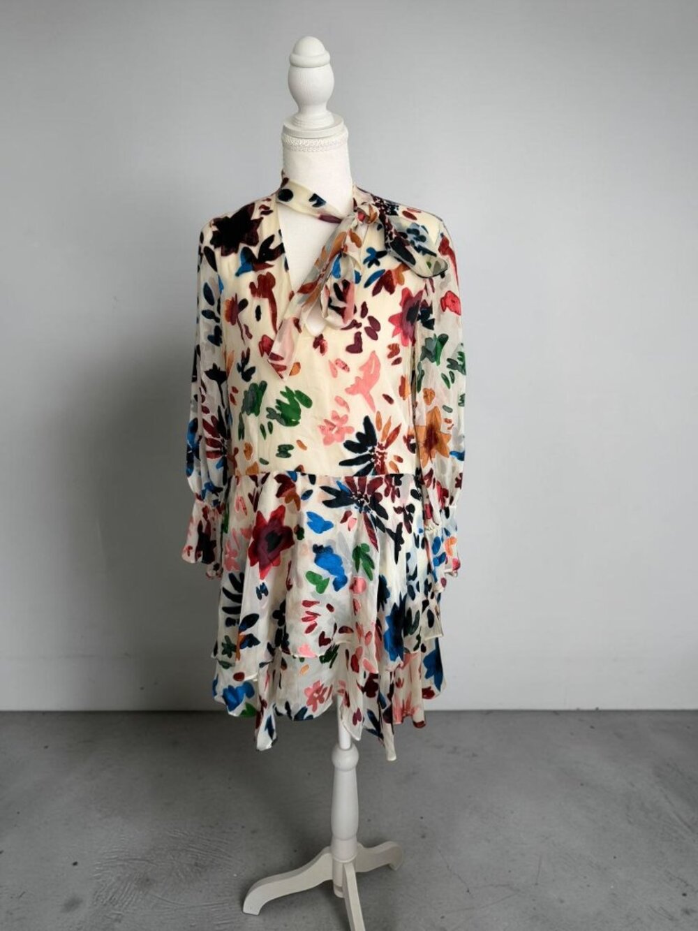 ALICE & OLIVIA Bow Tie Neck Floral Swing Dress Size 6